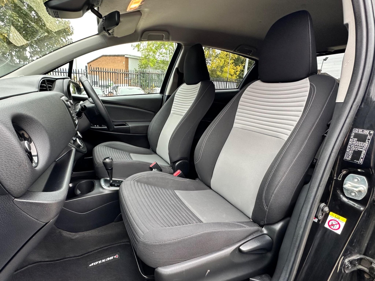Used Toyota Yaris 2018 for sale - 76317844: Photo 14