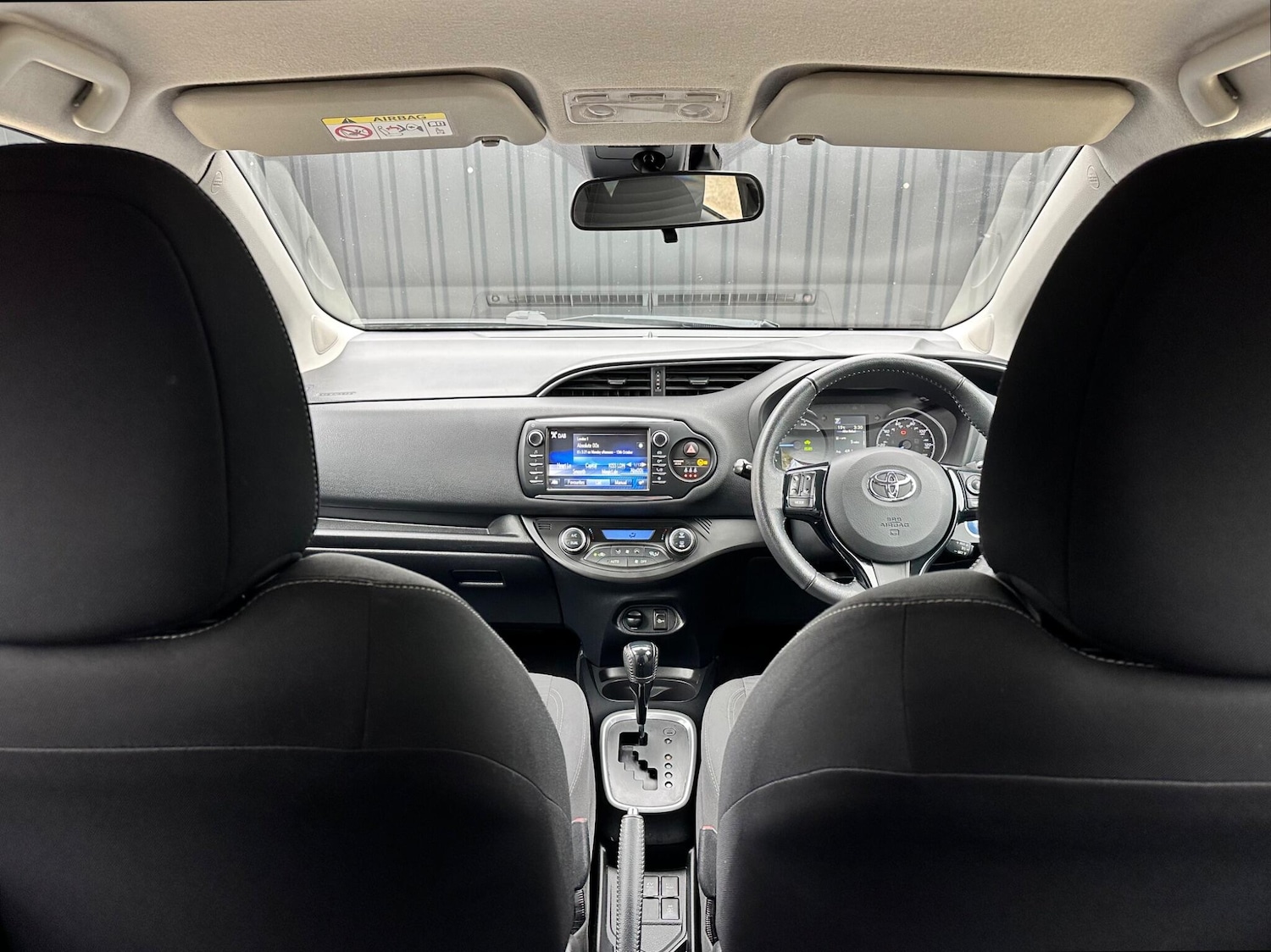 Used Toyota Yaris 2018 for sale - 76317844: Photo 17