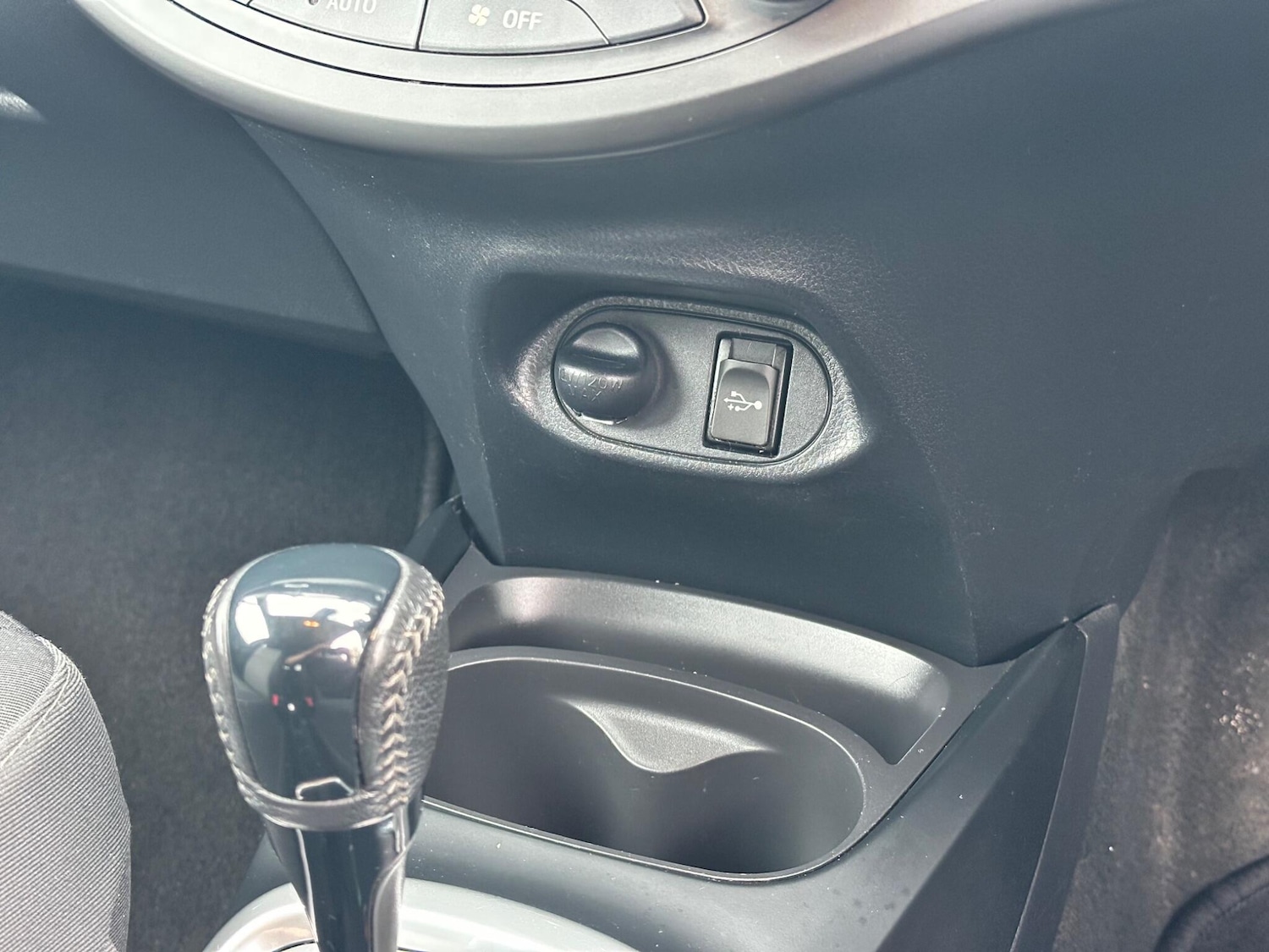 Used Toyota Yaris 2018 for sale - 76317844: Photo 21