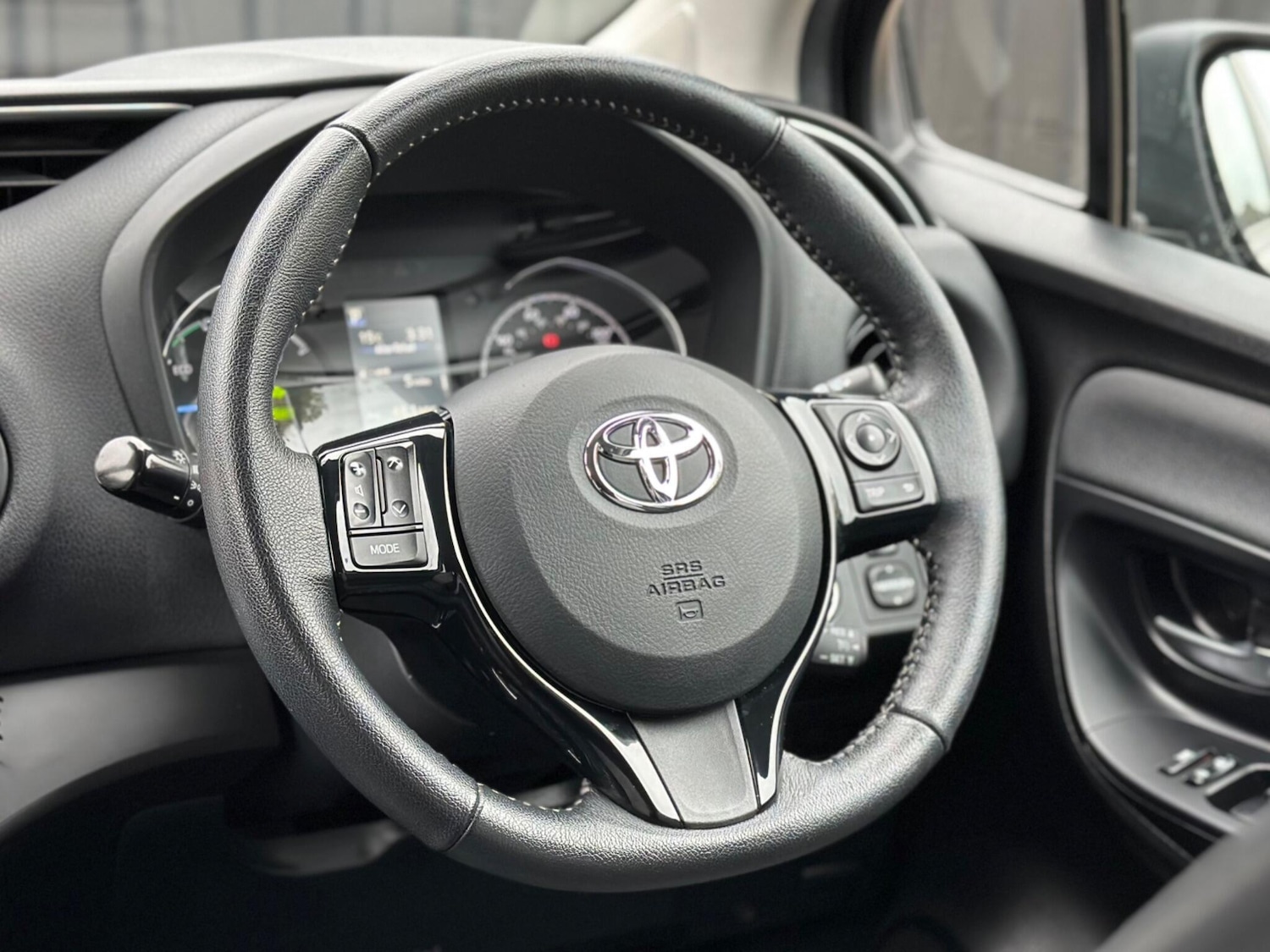 Used Toyota Yaris 2018 for sale - 76317844: Photo 27