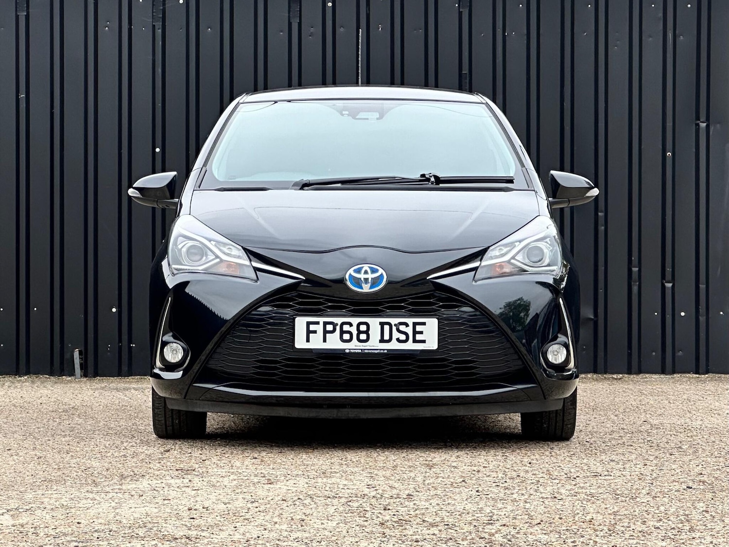 Used Toyota Yaris 2018 for sale - 76317844: Photo 3