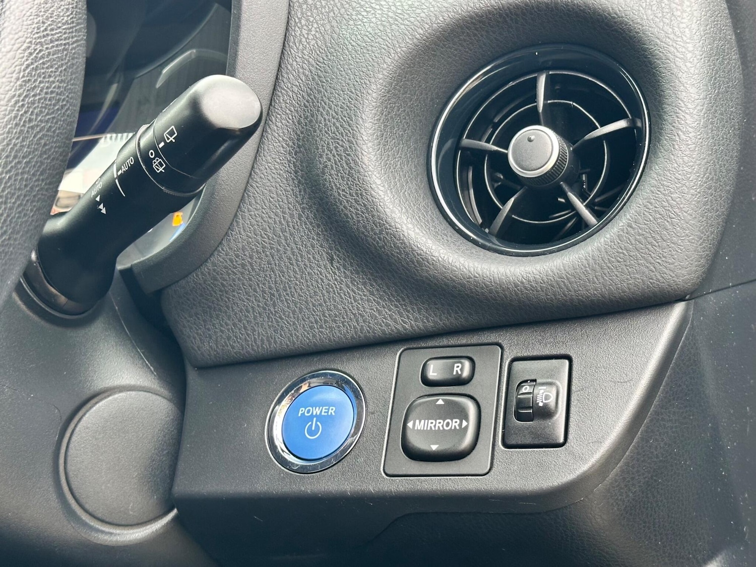 Used Toyota Yaris 2018 for sale - 76317844: Photo 34