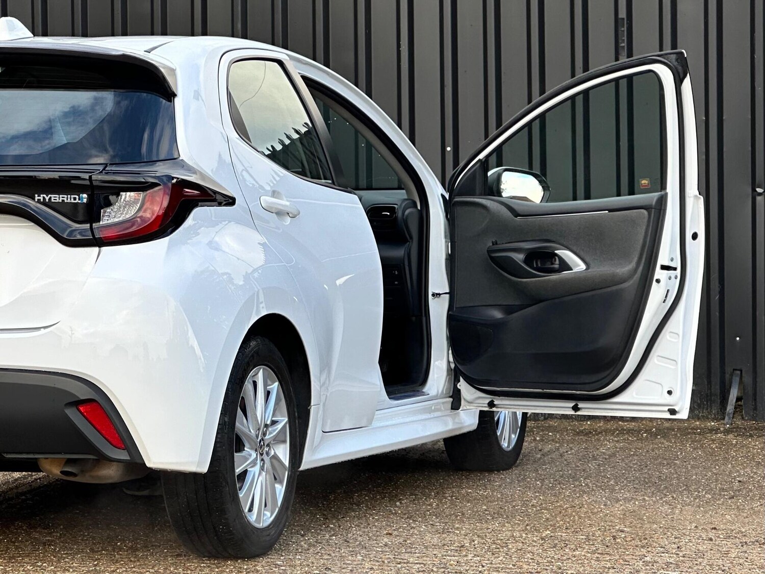 Used Toyota Yaris 2021 for sale - 76317740: Photo 10