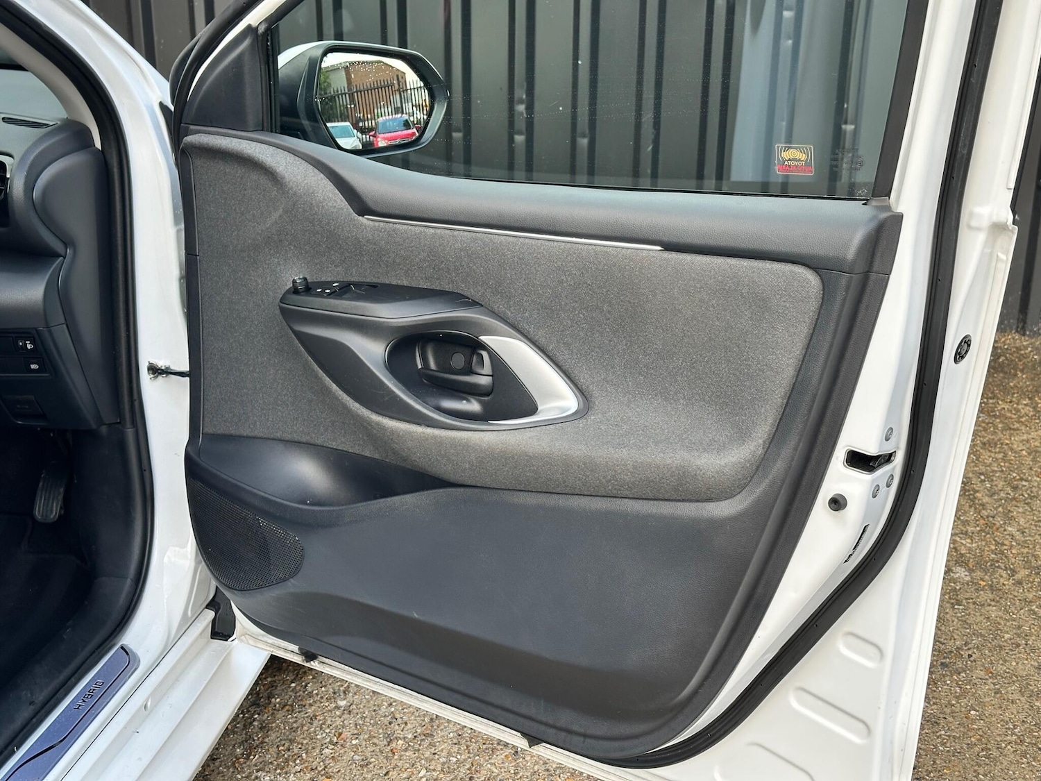 Used Toyota Yaris 2021 for sale - 76317740: Photo 11