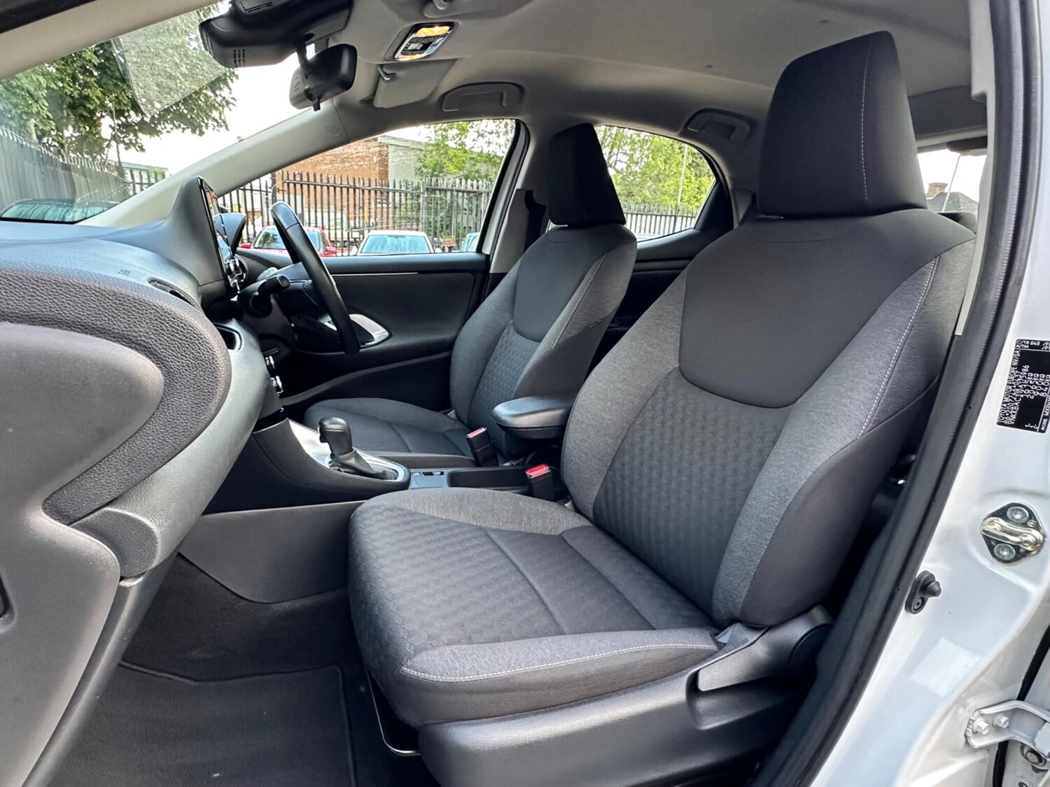Used Toyota Yaris 2021 for sale - 76317740: Photo 15