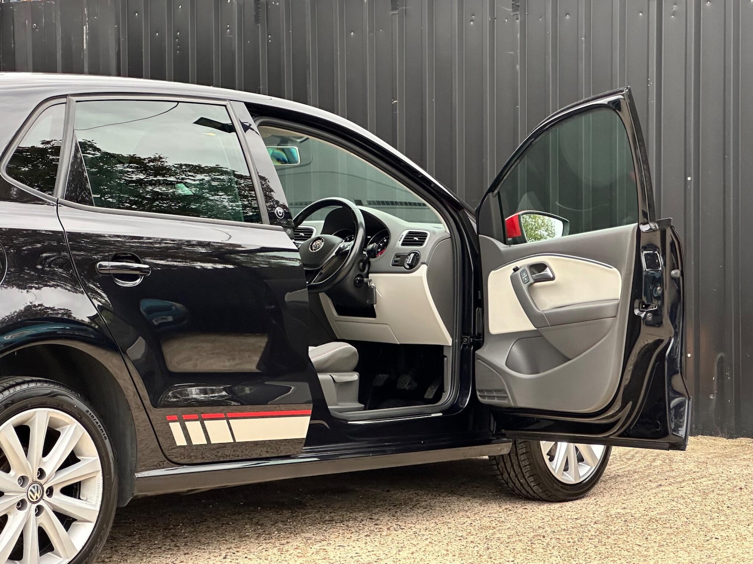 Used Volkswagen Polo 2017 for sale - 76317810: Photo 10