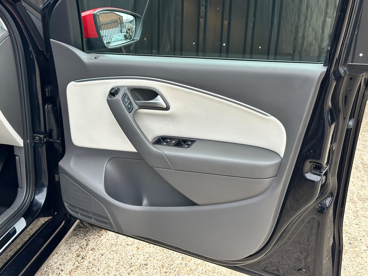 Used Volkswagen Polo 2017 for sale - 76317810: Photo 11