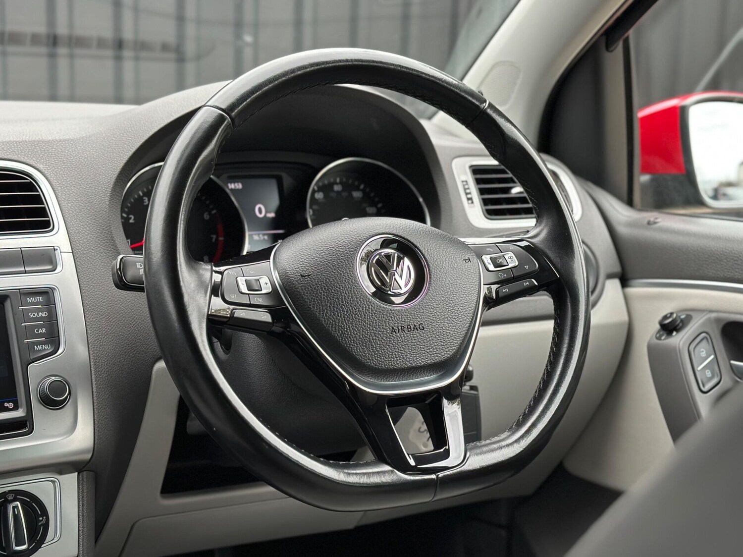 Used Volkswagen Polo 2017 for sale - 76317810: Photo 29