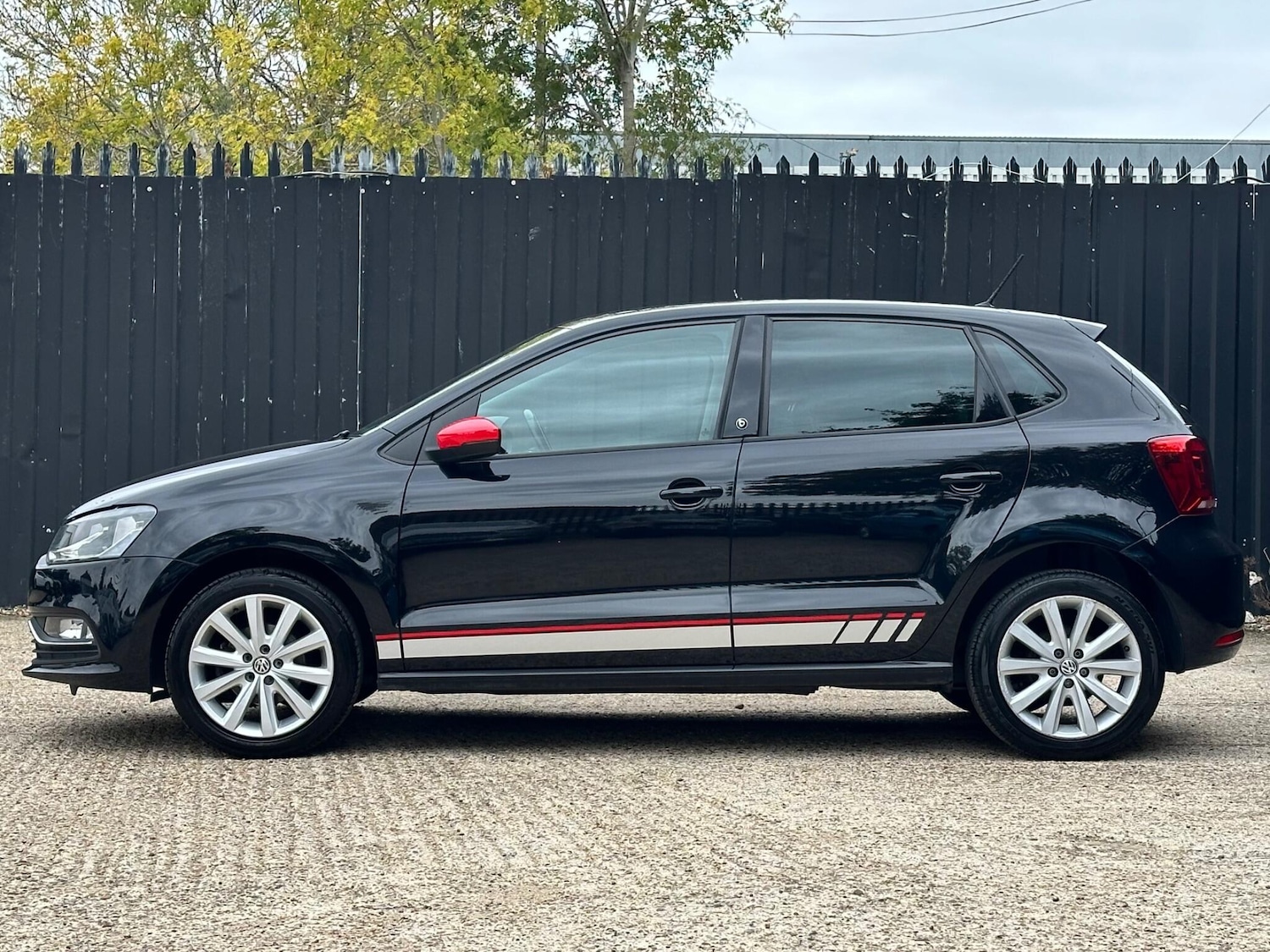 Used Volkswagen Polo 2017 for sale - 76317810: Photo 6