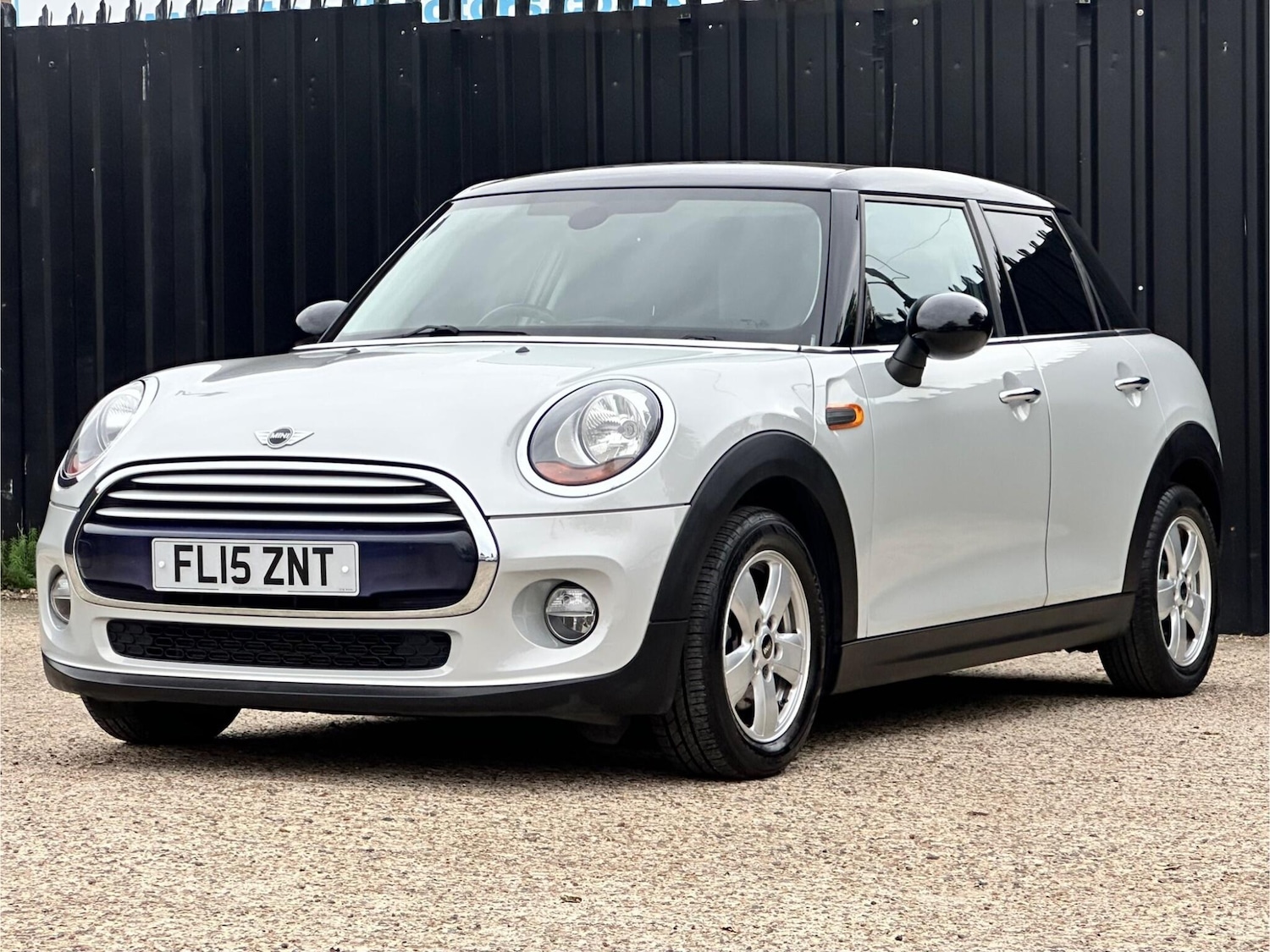 Used MINI Hatch 2015 for sale - 76318050: Photo 3