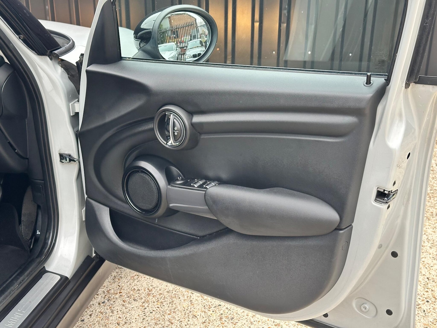 Used MINI Hatch 2015 for sale - 76318050: Photo 9
