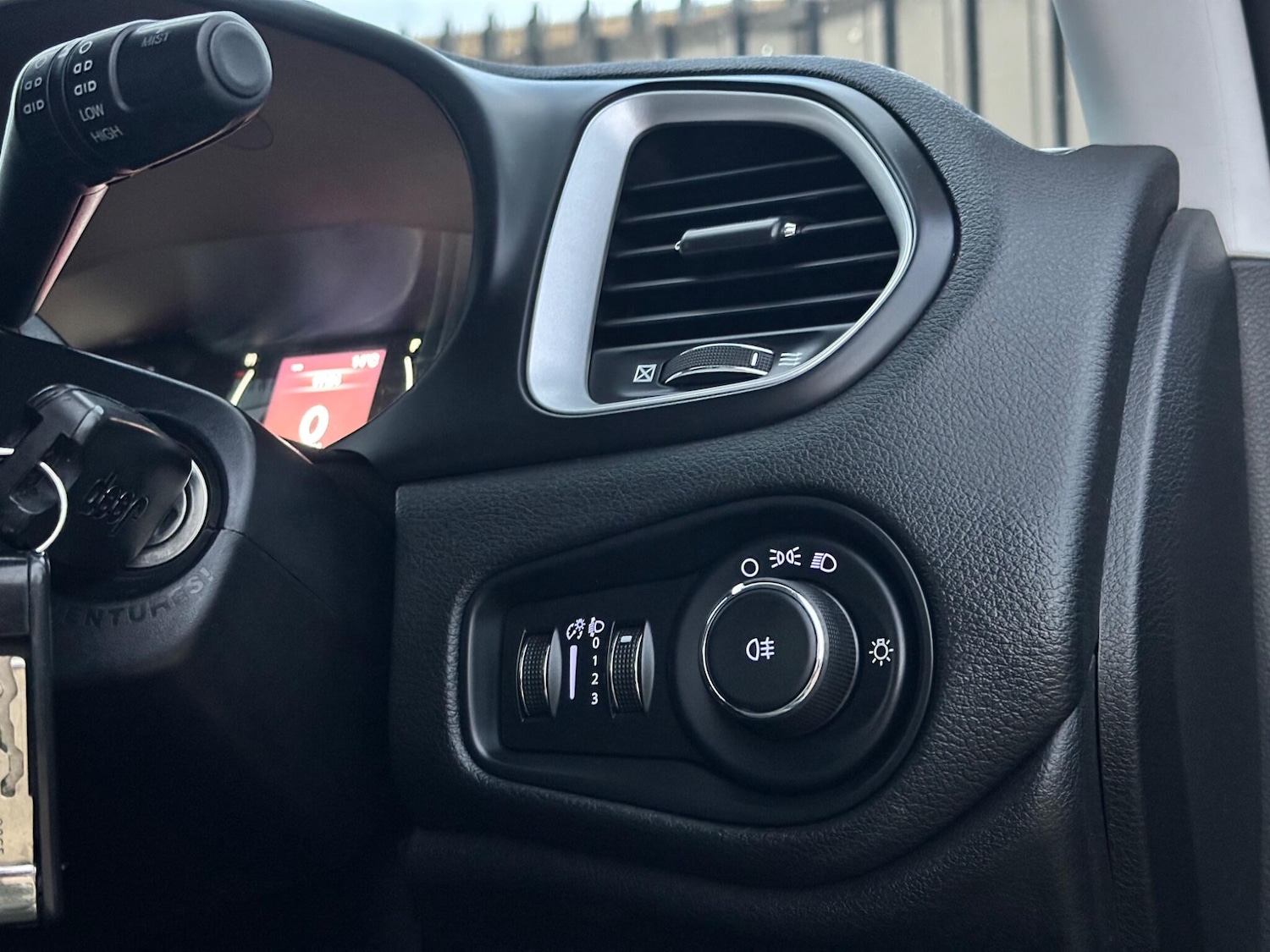 Used Jeep Renegade 2016 for sale - 76522003: Photo 31