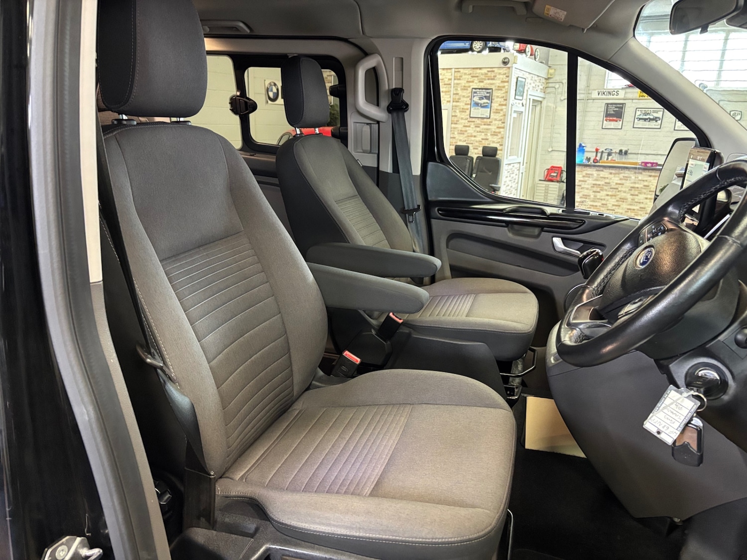 Used Ford Tourneo Custom 2018 for sale - 76076629: Photo 11