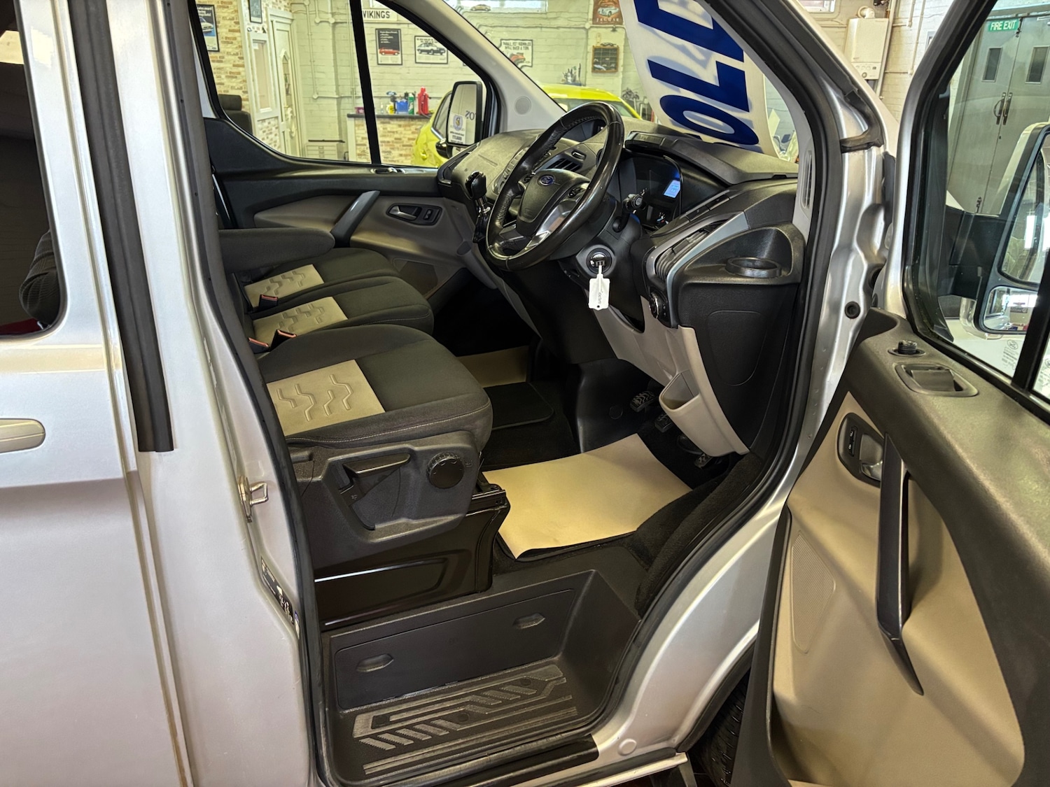 Used Ford Tourneo Custom 2018 for sale - 76382495: Photo 10