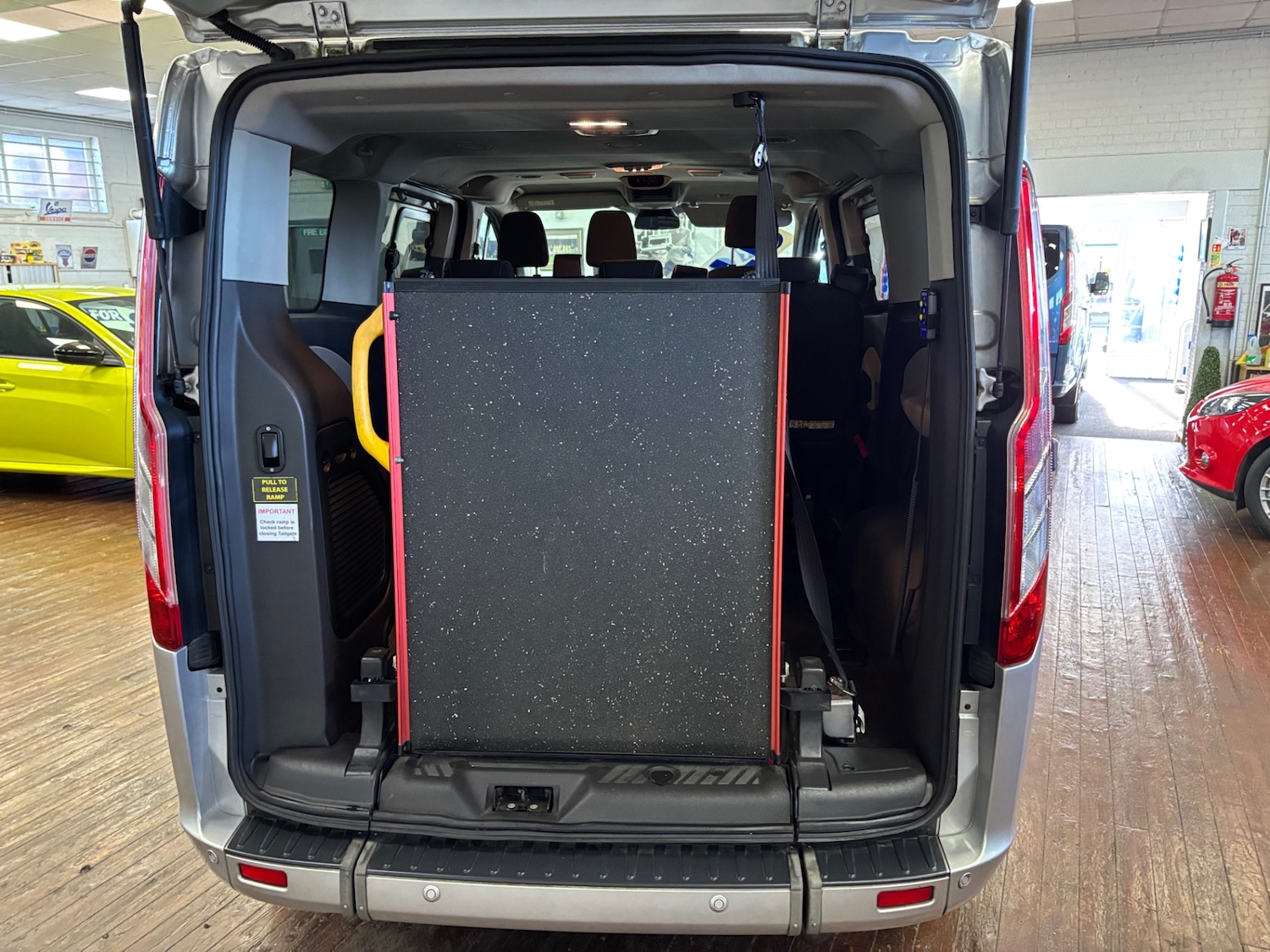 Used Ford Tourneo Custom 2018 for sale - 76382495: Photo 16