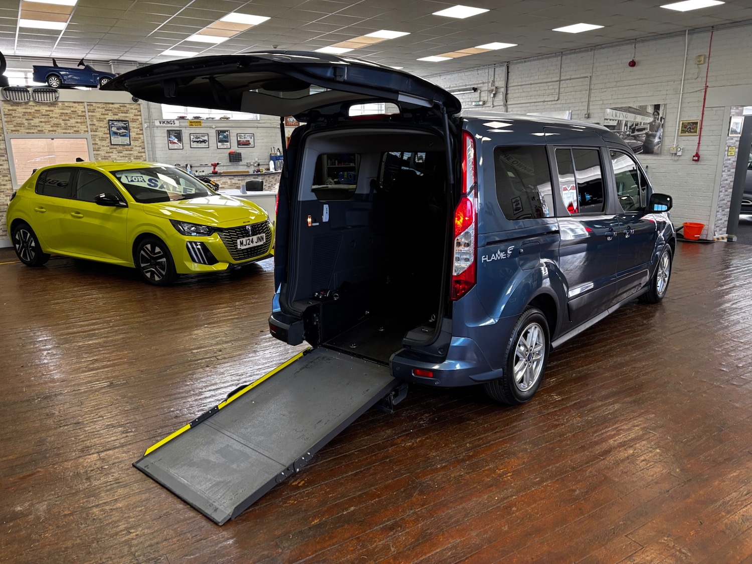 Used Ford Grand Tourneo Connect 2020 for sale - 78223356: Photo 23