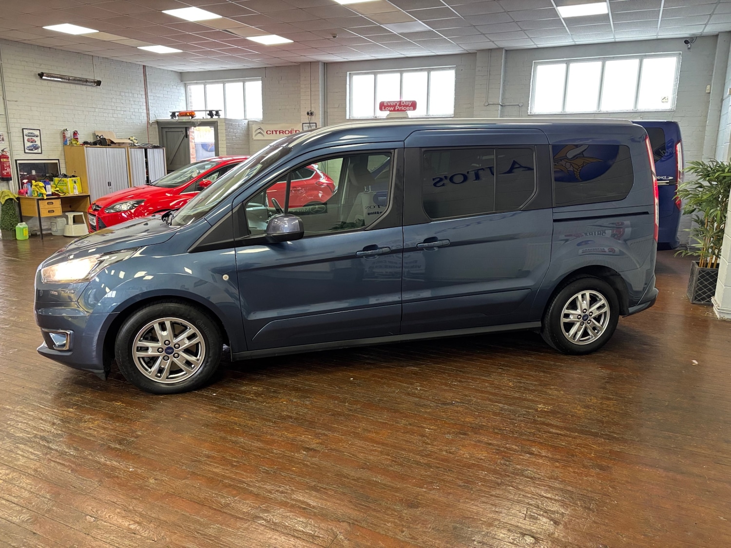Used Ford Grand Tourneo Connect 2020 for sale - 76319939: Photo 6