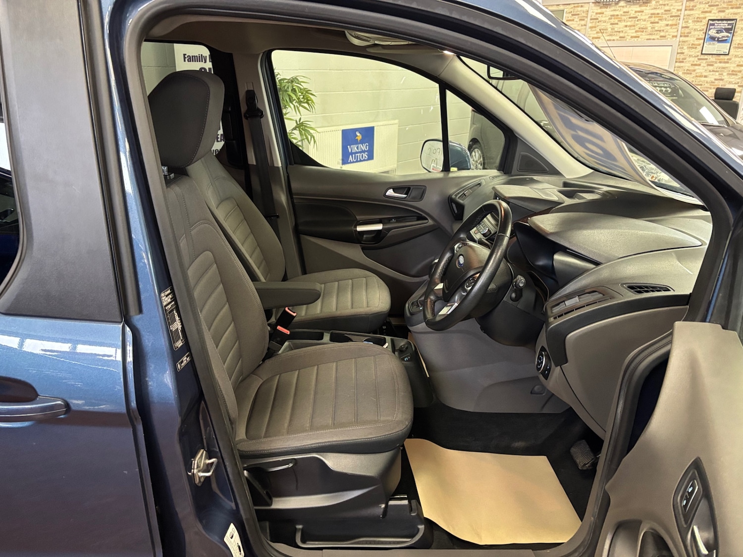 Used Ford Grand Tourneo Connect 2020 for sale - 76319939: Photo 8