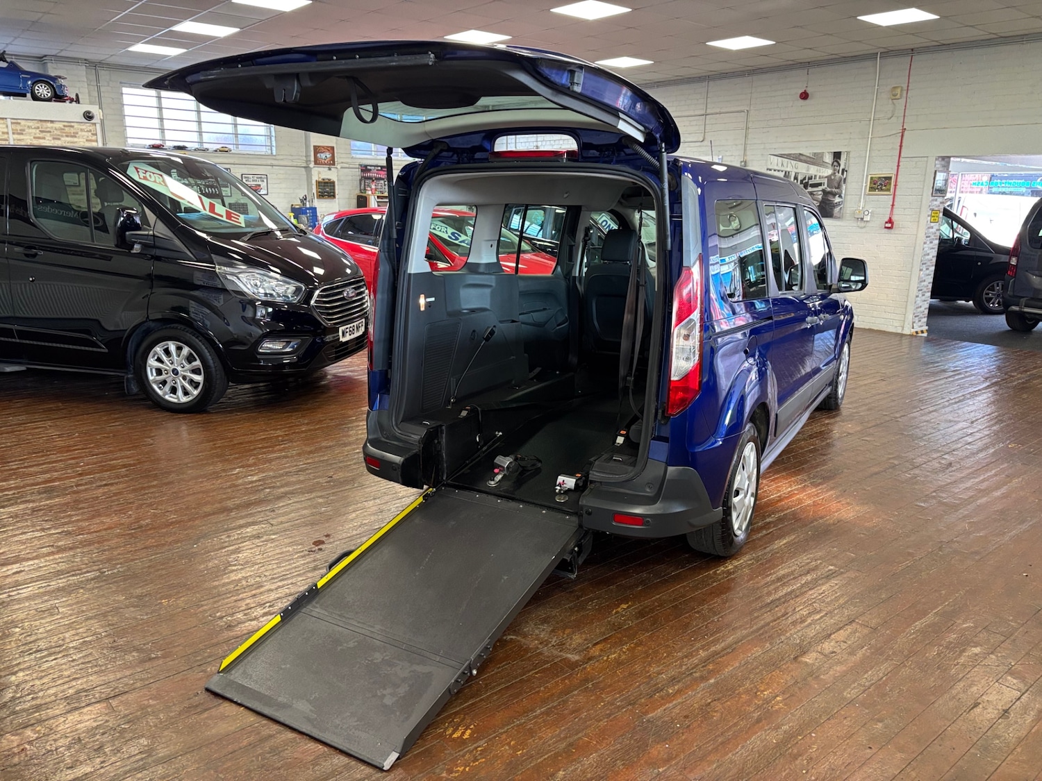 Used Ford Grand Tourneo Connect 2018 for sale - 76116691: Photo 17