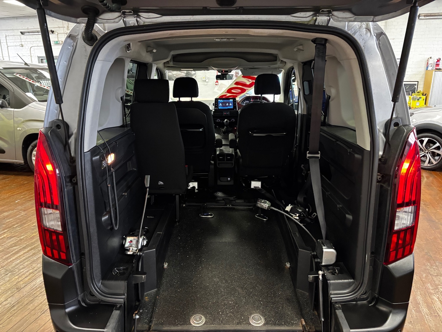 Used Peugeot Rifter 2020 for sale - 78210050: Photo 24