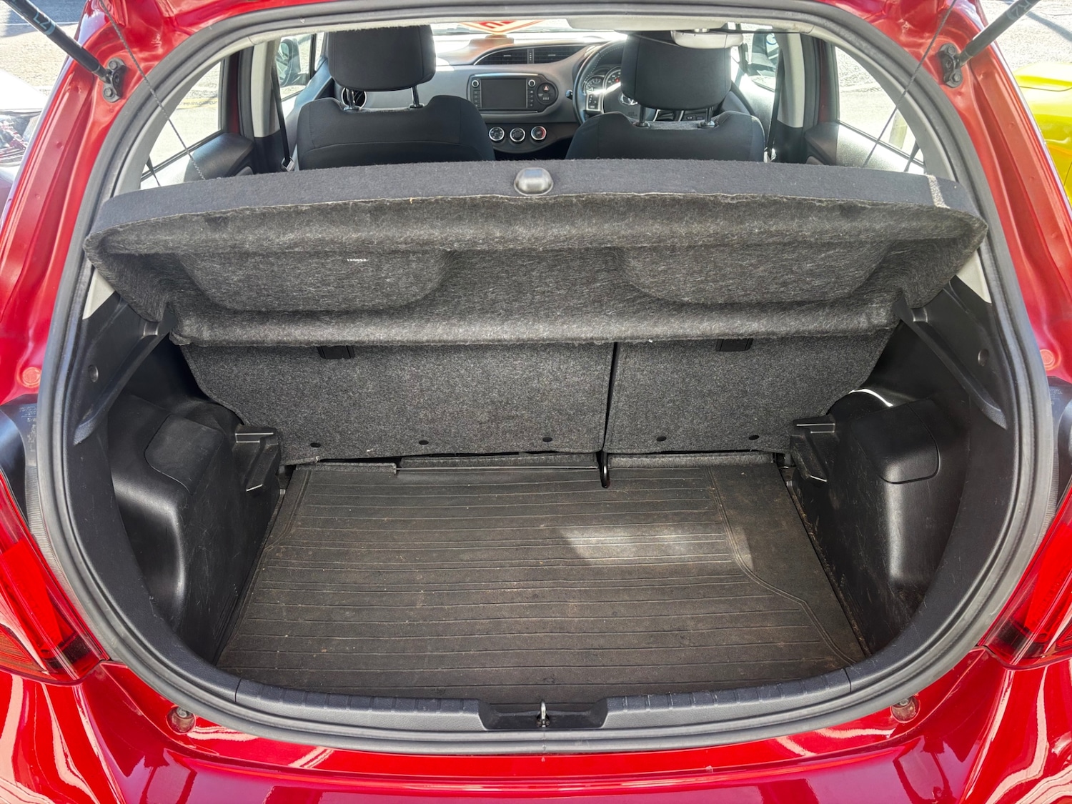 Used Toyota Yaris 2015 for sale - 78026343: Photo 11