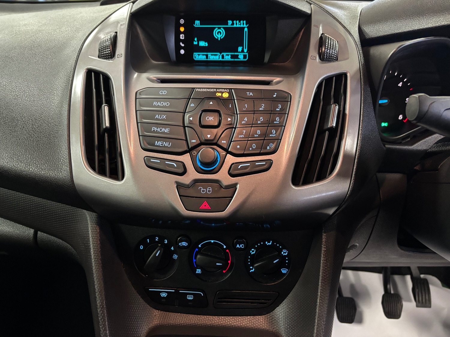 Used Ford Tourneo Connect 2015 for sale - 77397601: Photo 13