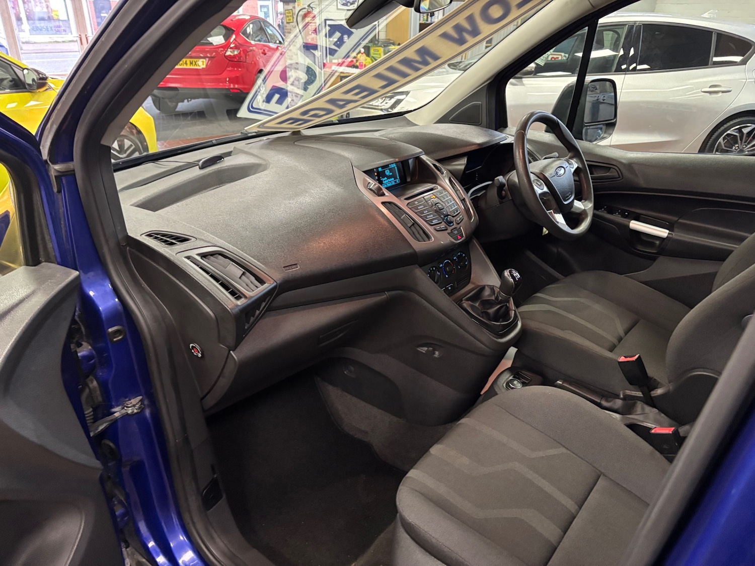 Used Ford Tourneo Connect 2015 for sale - 77397601: Photo 14