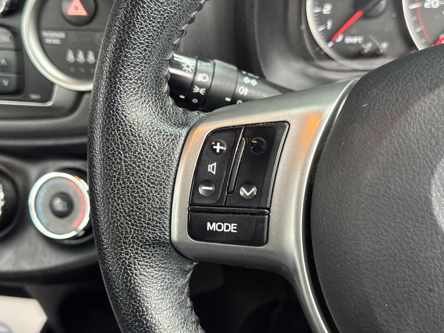 Used Toyota Yaris 2013 for sale - 77884907: Photo 11