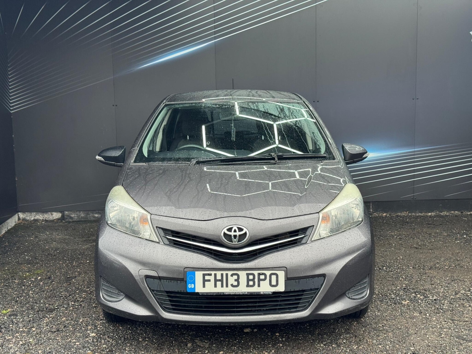 Used Toyota Yaris 2013 for sale - 77884907: Photo 2