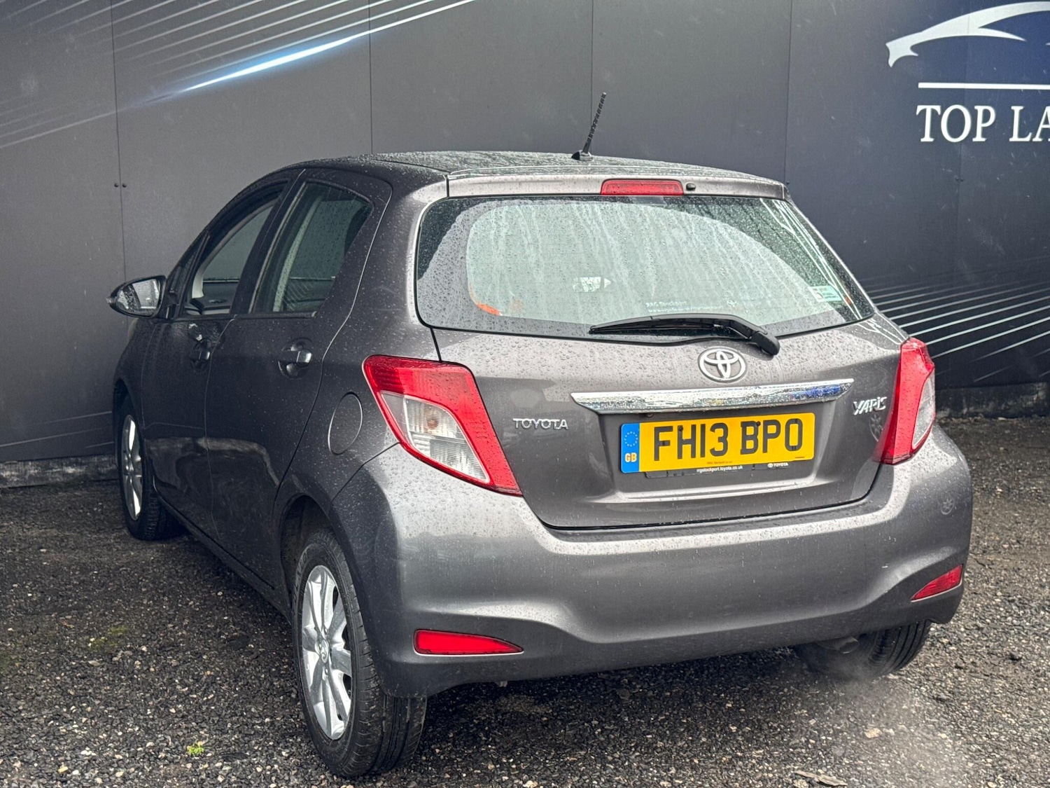 Used Toyota Yaris 2013 for sale - 77884907: Photo 3