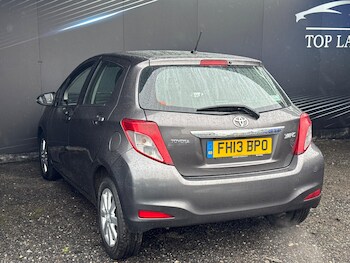 Used Toyota Yaris 2013 for sale - 77884907: Photo