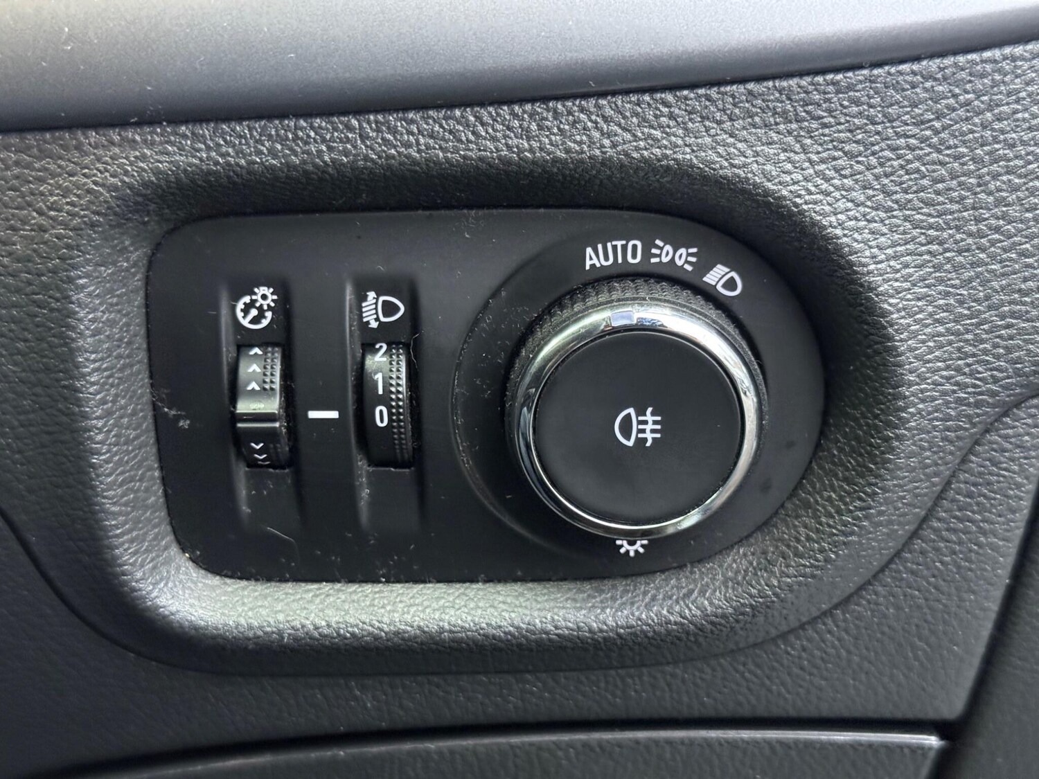 Used Vauxhall Astra 2017 for sale - 77884908: Photo 28