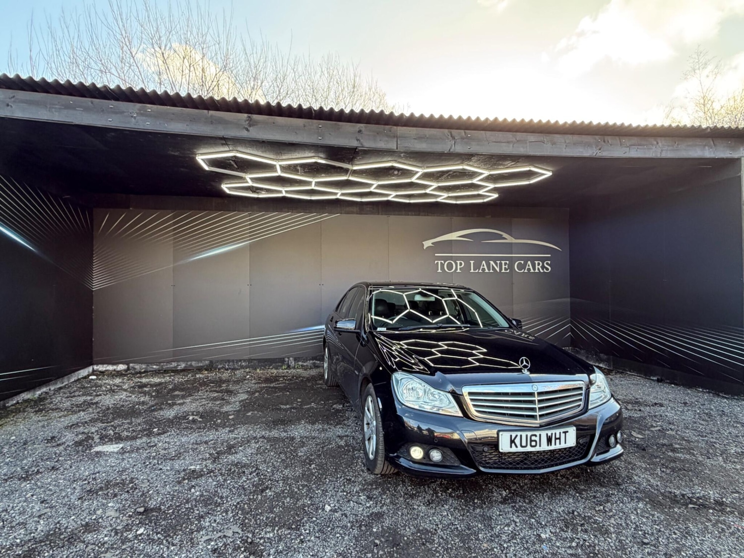 Used Mercedes-Benz C Class 2011 for sale - 77892472: Photo 2