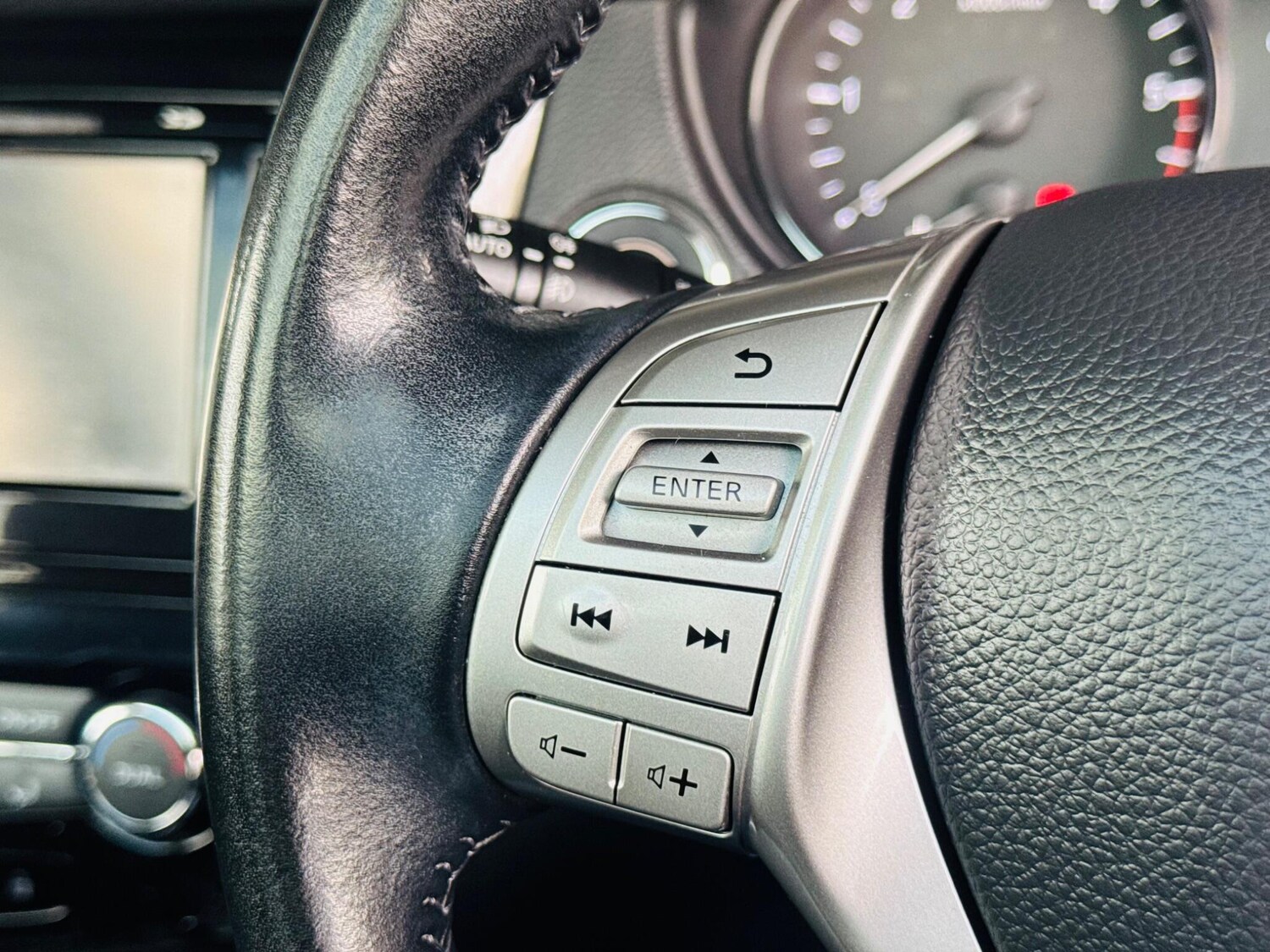 Used Nissan Qashqai 2015 for sale - 76136859: Photo 21