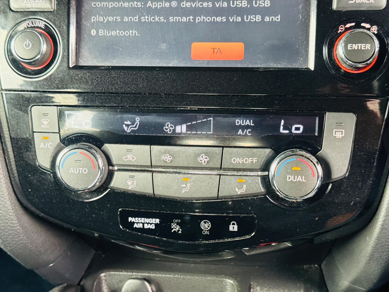 Used Nissan Qashqai 2015 for sale - 76136859: Photo 32