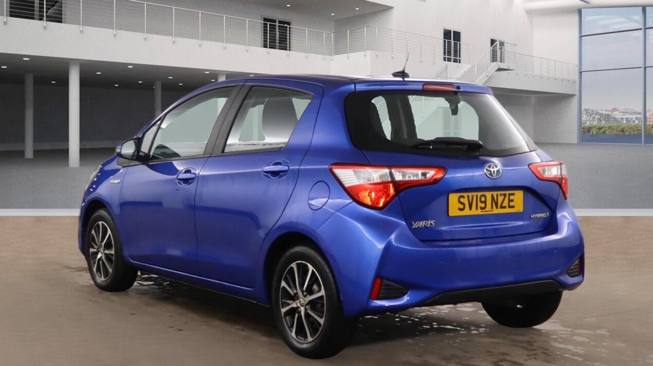 Used Toyota Yaris 2019 for sale - 77468118: Photo 2