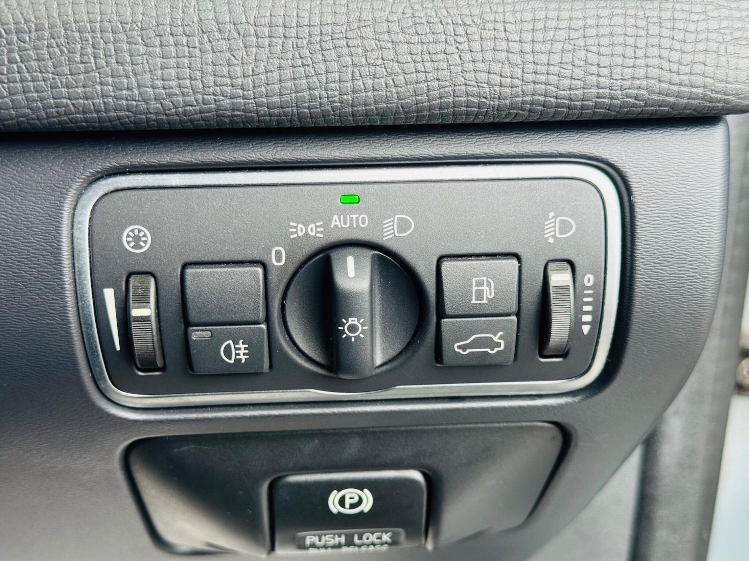 Used Volvo XC60 2014 for sale - 76952644: Photo 34