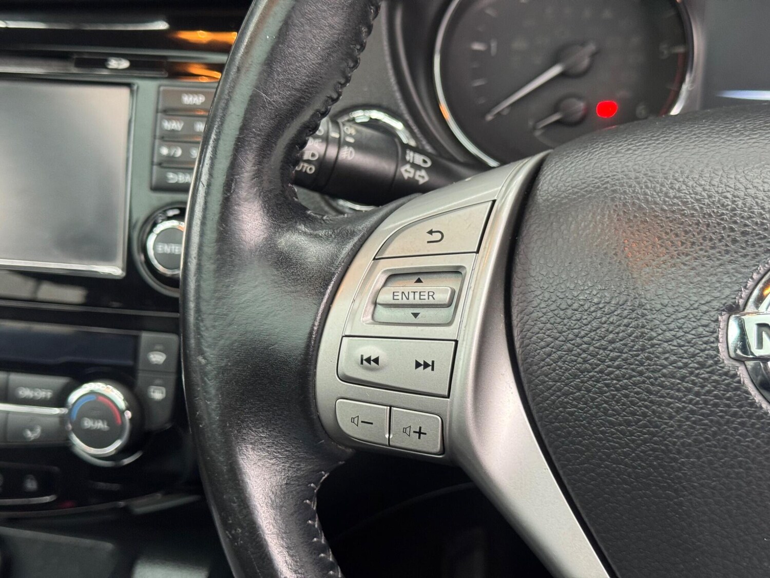 Used Nissan Qashqai 2016 for sale - 77216053: Photo 16