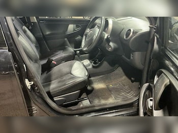 Used Toyota AYGO 2013 for sale - 77203948: Photo