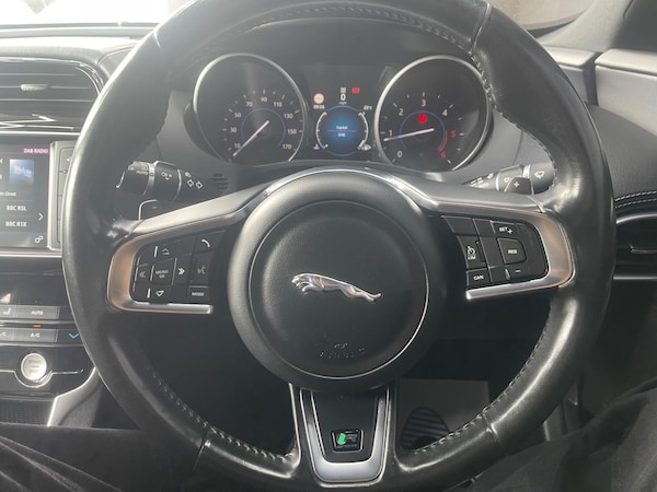 Used Jaguar XE 2017 for sale - 75543930: Photo 13
