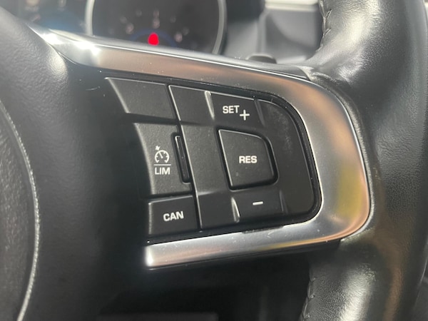Used Jaguar XE 2017 for sale - 75543930: Photo 14