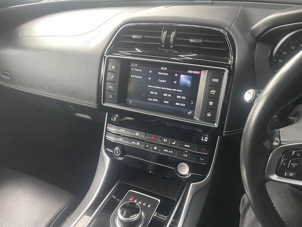 Used Jaguar XE 2017 for sale - 75543930: Photo 17