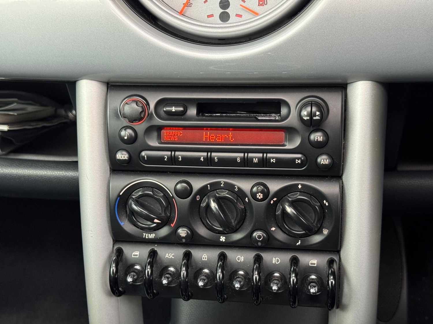 Used MINI Hatch 2002 for sale - 76408913: Photo 28