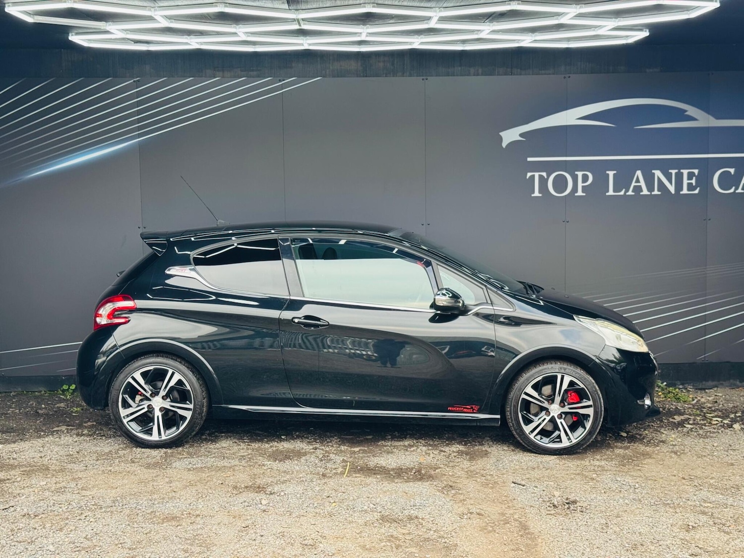 Used Peugeot 208 2015 for sale - 76294661: Photo 2