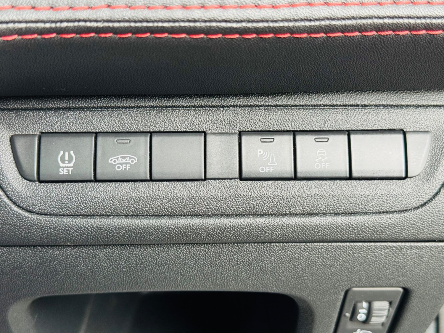 Used Peugeot 208 2015 for sale - 76294661: Photo 26