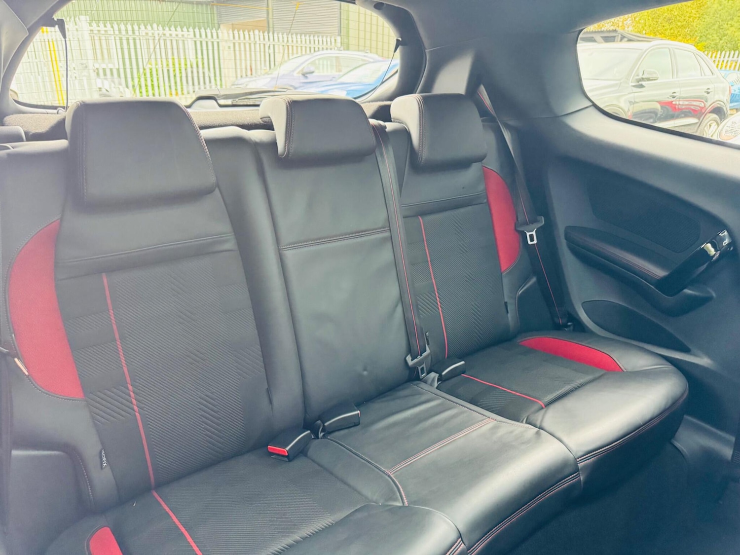 Used Peugeot 208 2015 for sale - 76294661: Photo 32