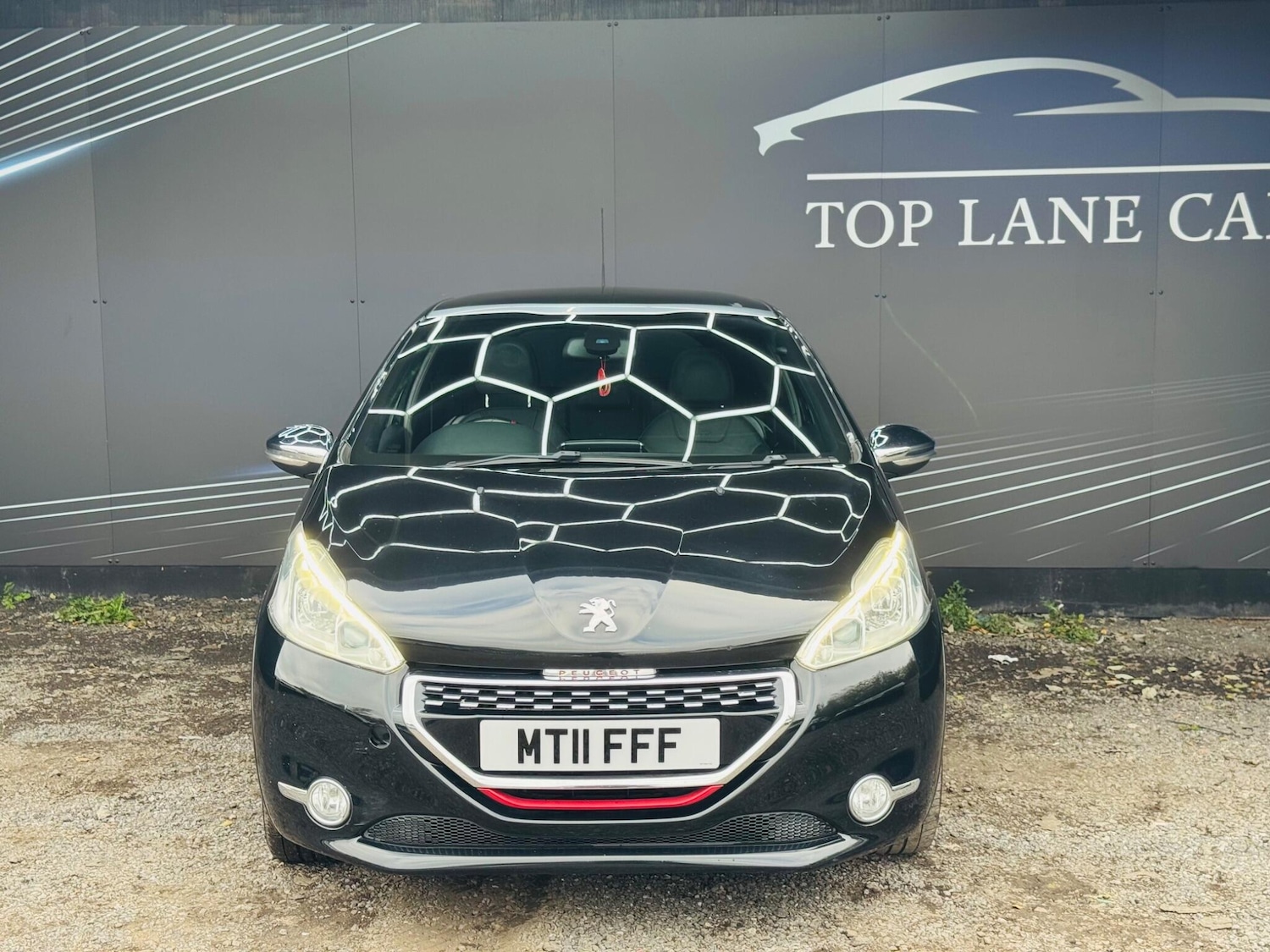 Used Peugeot 208 2015 for sale - 76294661: Photo 6