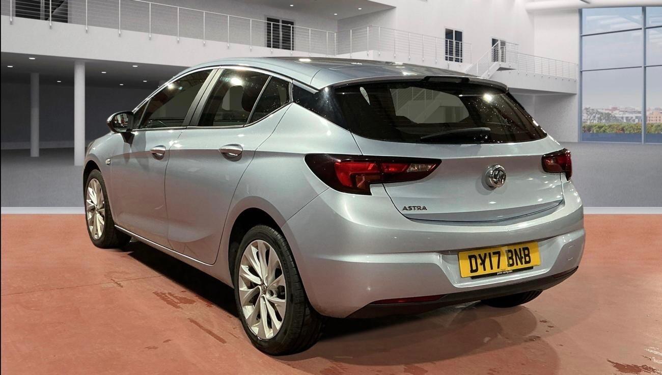 Used Vauxhall Astra 2017 for sale - 77190624: Photo 2