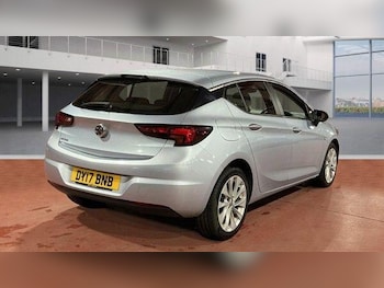 Used Vauxhall Astra 2017 for sale - 77190624: Photo