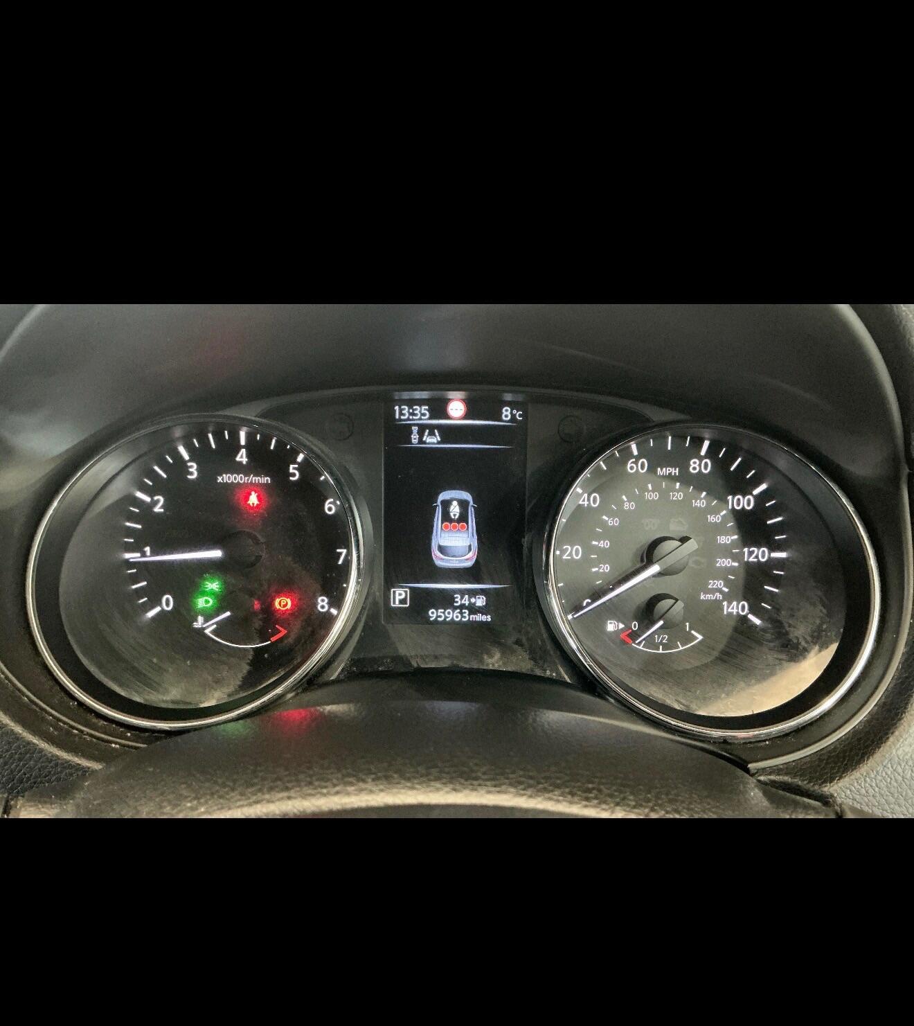 Used Nissan Qashqai 2015 for sale - 77884901: Photo 2